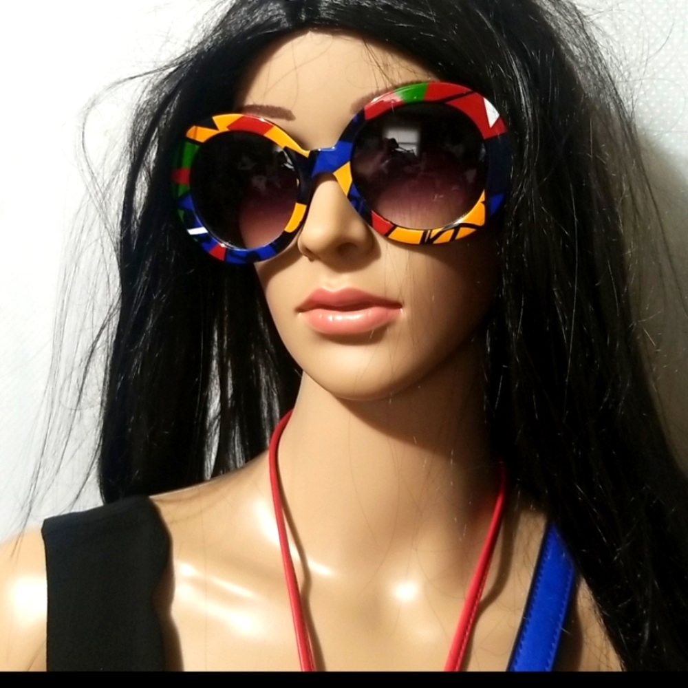 Pop P4206 circle sunglasses.